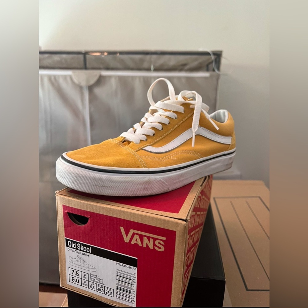 Vans Size 7 1/2 Men Or 9 Women yellow with white
